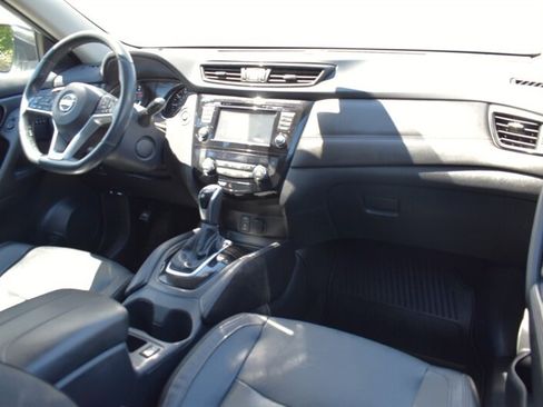 Used 2017 Nissan Rogue SL w/ SL HEV Premium Package AWD/4WD image 13