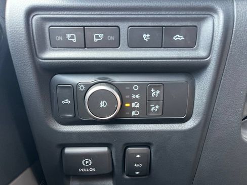 Used 2022 Ford F150 Lariat w/ Equipment Group 502A High AWD/4WD image 13