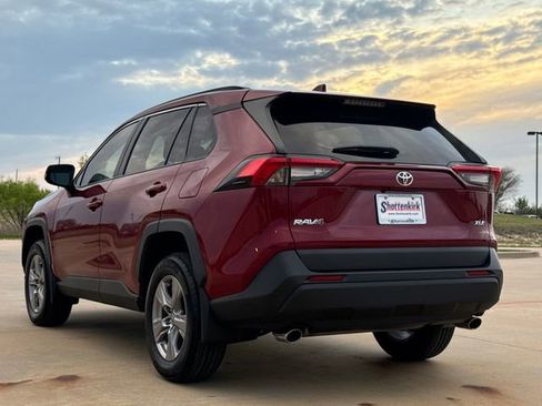 Used 2023 Toyota RAV4 XLE w/ Convenience Package image 6