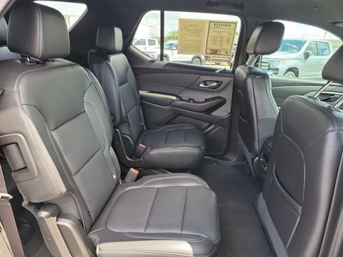 Used 2023 Chevrolet Traverse LT w/ LT Premium Package AWD/4WD image 27
