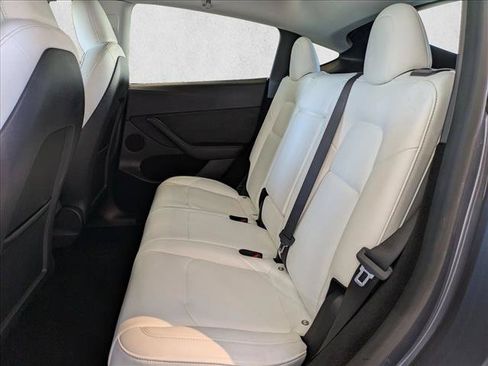 Used 2023 Tesla Model Y Performance AWD/4WD image 19