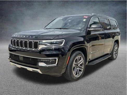 Used 2024 Jeep Wagoneer Series II w/ Flexible Seating Group RWD image 4