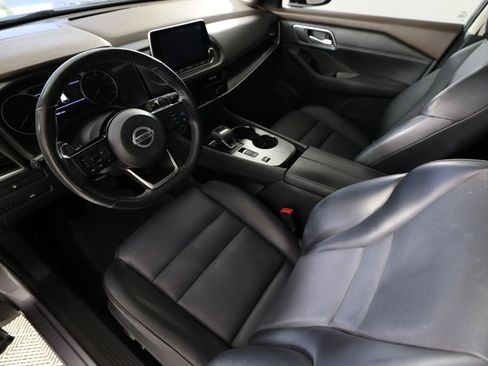 Used 2021 Nissan Rogue SV w/ Premium Package FWD image 16