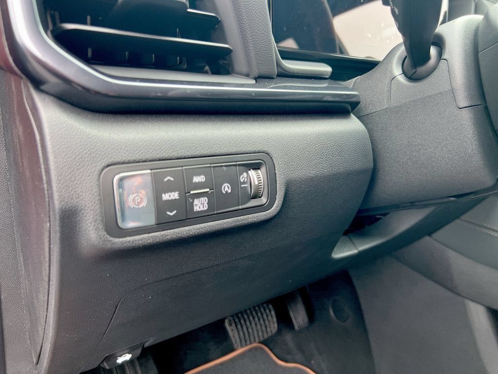 New 2026 GMC Terrain AT4 w/ Technology Package II AWD/4WD image 16
