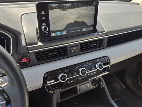 Certified 2025 Honda Pilot EX-L image 20