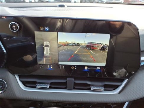 New 2026 Chevrolet Equinox LT image 12