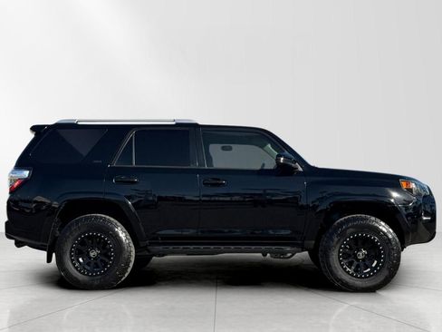 Used 2014 Toyota 4Runner SR5 image 2