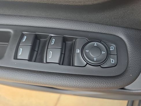 Used 2022 GMC Terrain SLE w/ Driver Convenience Package FWD image 29