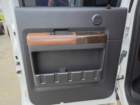 Used 2016 Ford F250 Platinum w/ FX4 Off-Road Package image 22