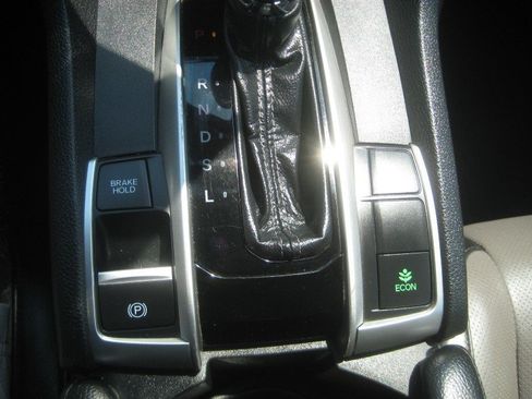 Used 2017 Honda Civic EX-L image 19