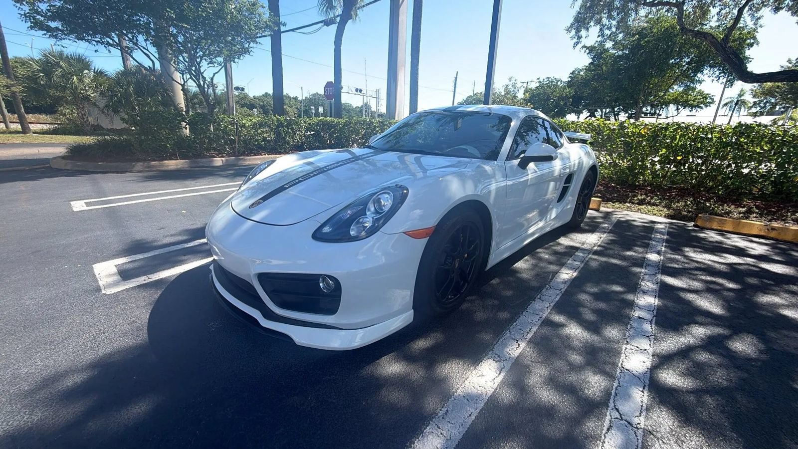 Used 2016 Porsche Cayman RWD image 1