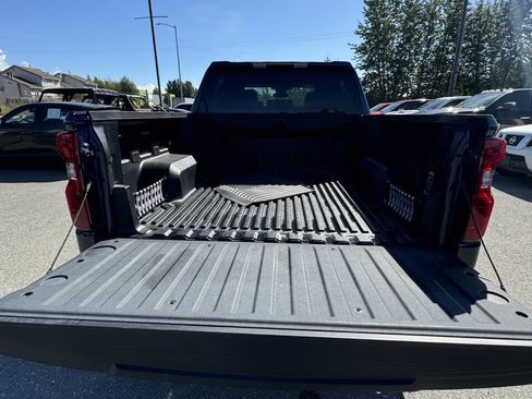 Used 2022 Chevrolet Silverado 1500 LT image 16