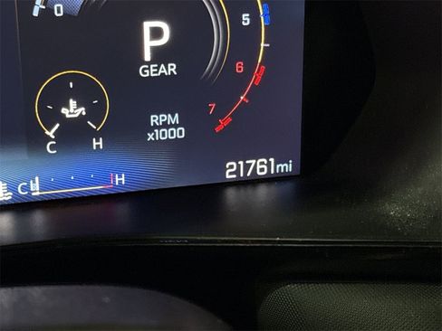 Used 2024 Chevrolet Colorado Z71 w/ Z71 Convenience Package 2 image 12