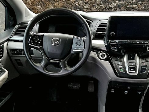 Used 2023 Honda Odyssey Touring image 5