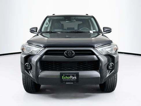 Used 2020 Toyota 4Runner SR5 Premium w/ Moonroof Package AWD/4WD image 2