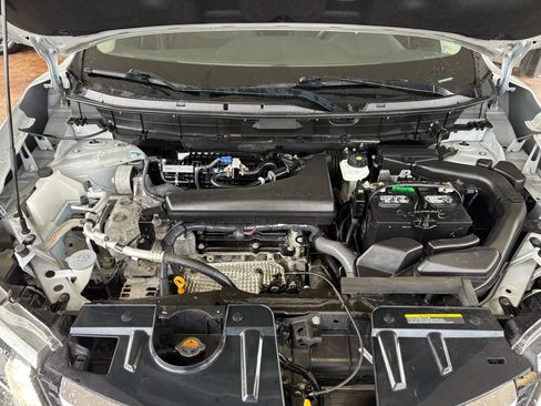 Used 2020 Nissan Rogue S image 28