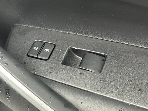 Used 2024 Toyota Corolla SE image 21