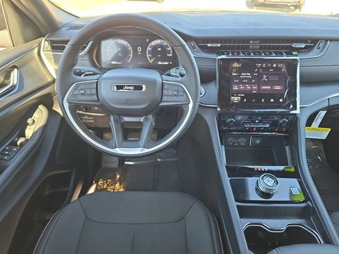 New 2025 Jeep Grand Cherokee Laredo X w/ Luxury Tech Group I image 10
