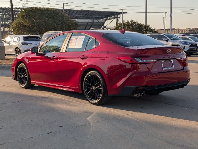 Used 2025 Toyota Camry SE FWD image 9