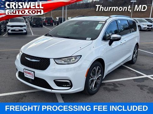 New 2026 Chrysler Pacifica Pinnacle image 1