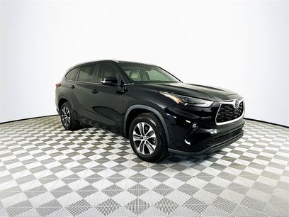 Used 2023 Toyota Highlander XLE