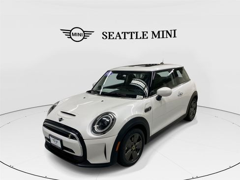 Used 2024 MINI Cooper SE FWD image 1
