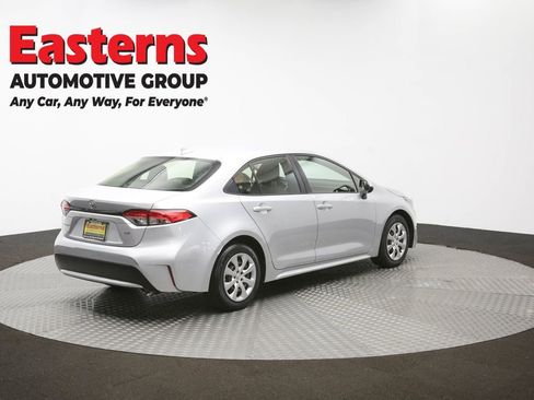 Used 2022 Toyota Corolla LE FWD image 40