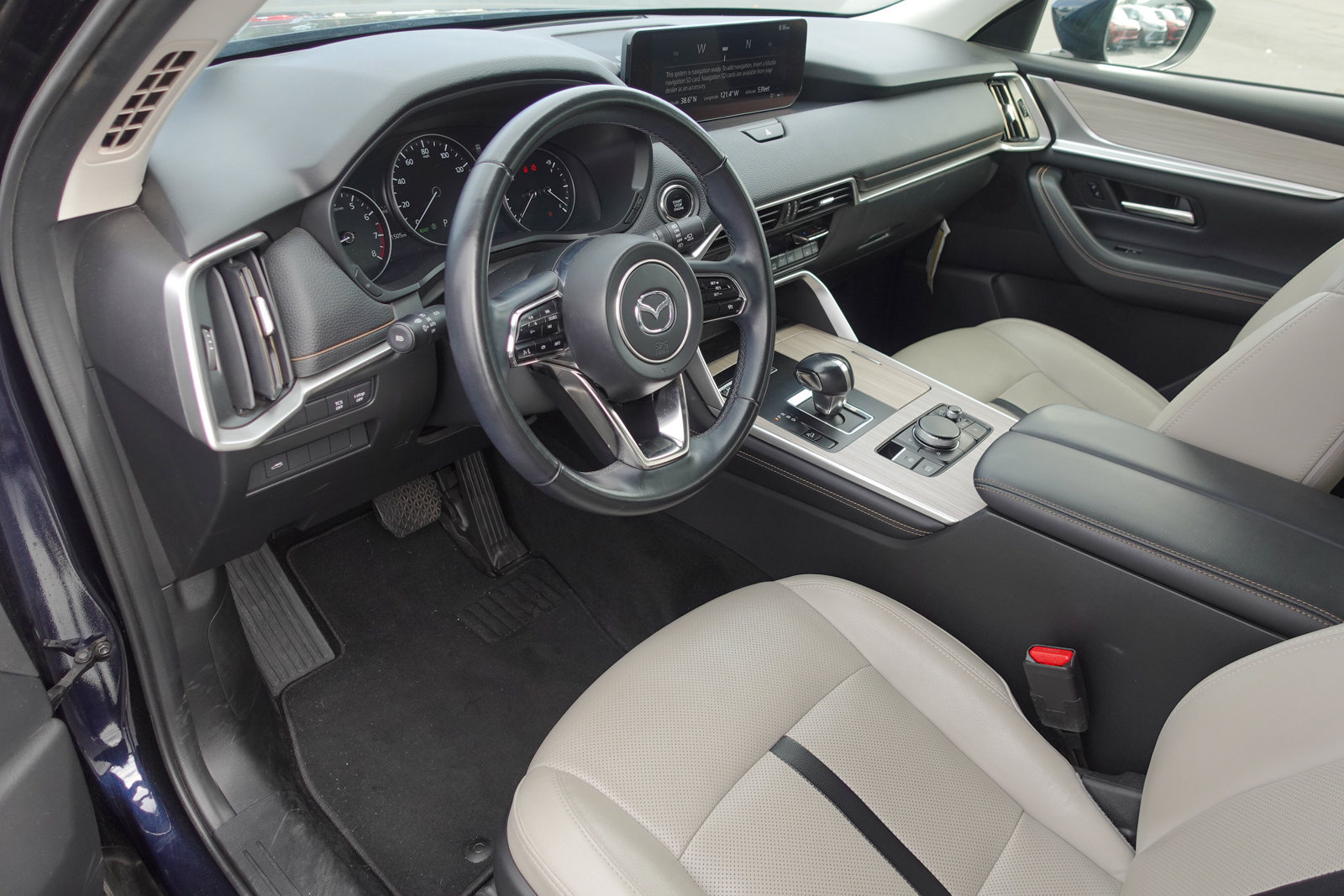 Certified 2024 MAZDA CX-90 3.3 Turbo w/ Preferred Plus AWD/4WD image 11