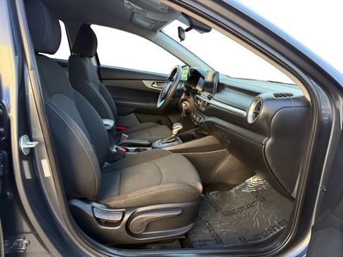 Used 2021 Kia Forte Sedan FWD image 12