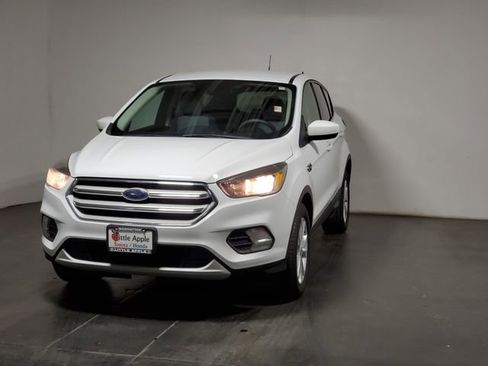 Used 2019 Ford Escape SE image 4
