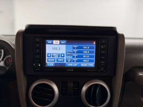 Used 2009 Jeep Wrangler Sahara AWD/4WD image 49