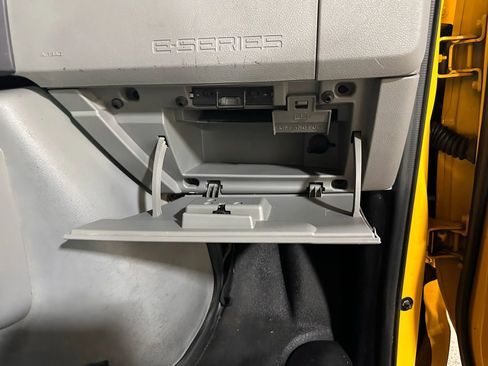 Used 2009 Ford E-150 and Econoline 150 Wagon image 35