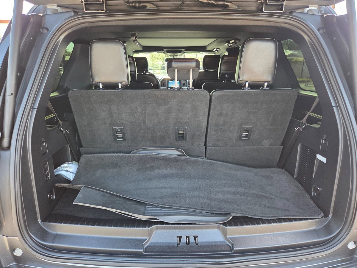 Used 2019 Ford Expedition Limited w/ Equipment Group 303A AWD/4WD image 11