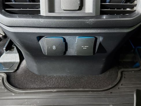 Used 2023 Ford F150 Lariat w/ Equipment Group 502A High image 28