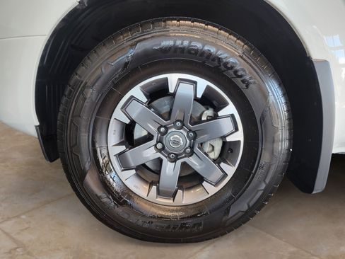 Used 2020 Nissan Frontier SV RWD image 27