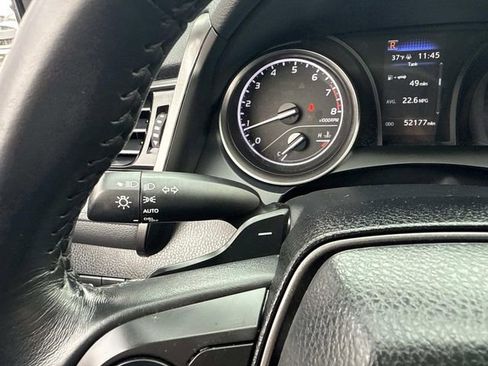 Used 2024 Toyota Camry SE image 30