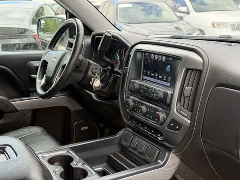 Used 2017 Chevrolet Silverado 1500 LTZ Z71 w/ LTZ Plus Package AWD/4WD image 10