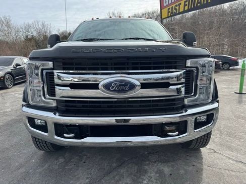Used 2018 Ford F450 XLT w/ XLT Premium Package image 2