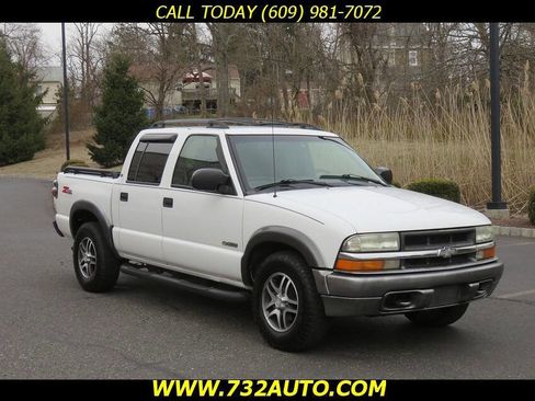 Used 2002 Chevrolet S10 Pickup LS w/ ZR5 Appearance Pkg AWD/4WD image 3