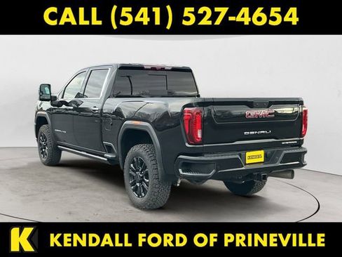 Used 2022 GMC Sierra 3500 Denali w/ Denali Black Diamond Edition image 3