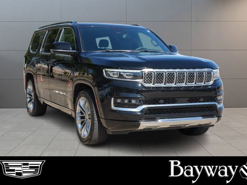 Used 2022 Jeep Grand Wagoneer Series II AWD/4WD image 3
