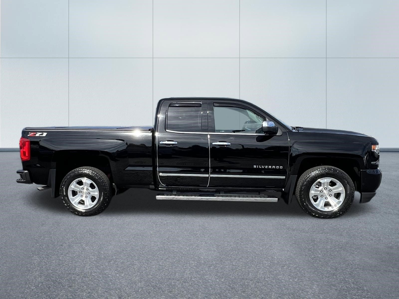 Used 2018 Chevrolet Silverado 1500 LTZ Z71 AWD/4WD image 7