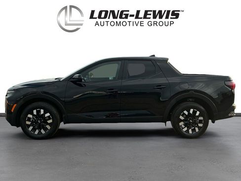 Used 2025 Hyundai Santa Cruz SE image 2