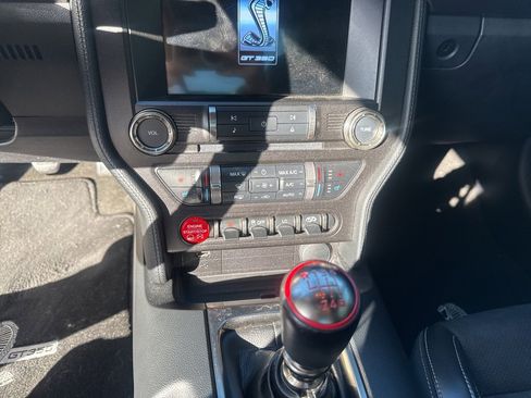 Used 2016 Ford Mustang Shelby GT350 w/ Technology Package image 17