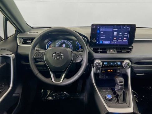 Used 2025 Toyota RAV4 XSE image 21