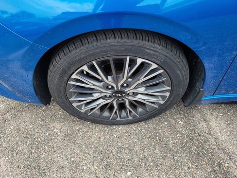 Used 2022 Kia Forte GT-Line w/ GT-Line Premium Package FWD image 6