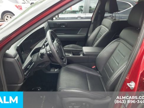 Used 2025 Hyundai Santa Fe Calligraphy FWD image 6