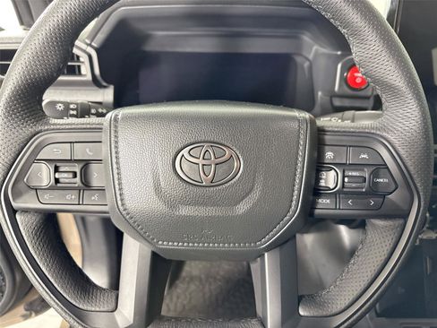 Used 2025 Toyota Tacoma TRD Pro AWD/4WD image 17