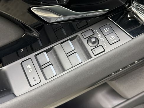 Used 2025 Land Rover Range Rover Evoque Dynamic SE AWD/4WD image 28