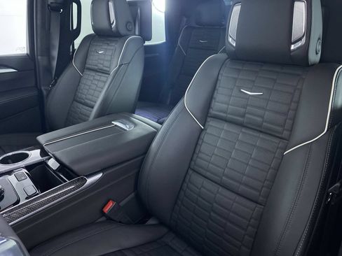 New 2026 Cadillac Escalade V w/ LPO, ONYX Package AWD/4WD image 11